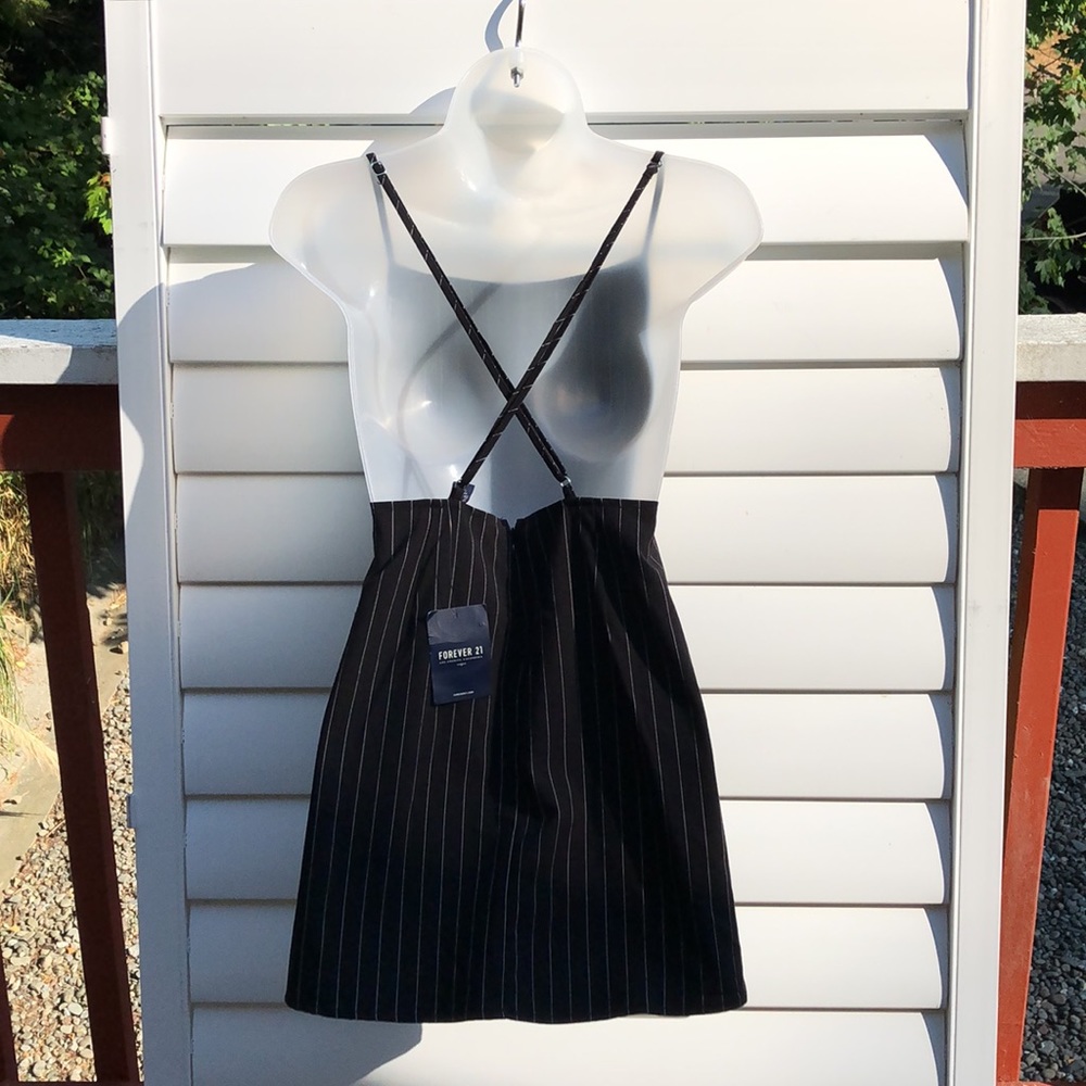 NWT FOREVER 21 pinstriped woven coverall mini dress - Picture 13 of 16